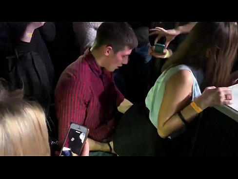 ❤️ Quan hệ tình dục thực sự trong một hộp đêm ở Nga. 18 tuổi cô gái Nga trong hậu môn và âm đạo bị đụ trong hộp đêm ☑  Sex  ở% vi.pornjk.ru%